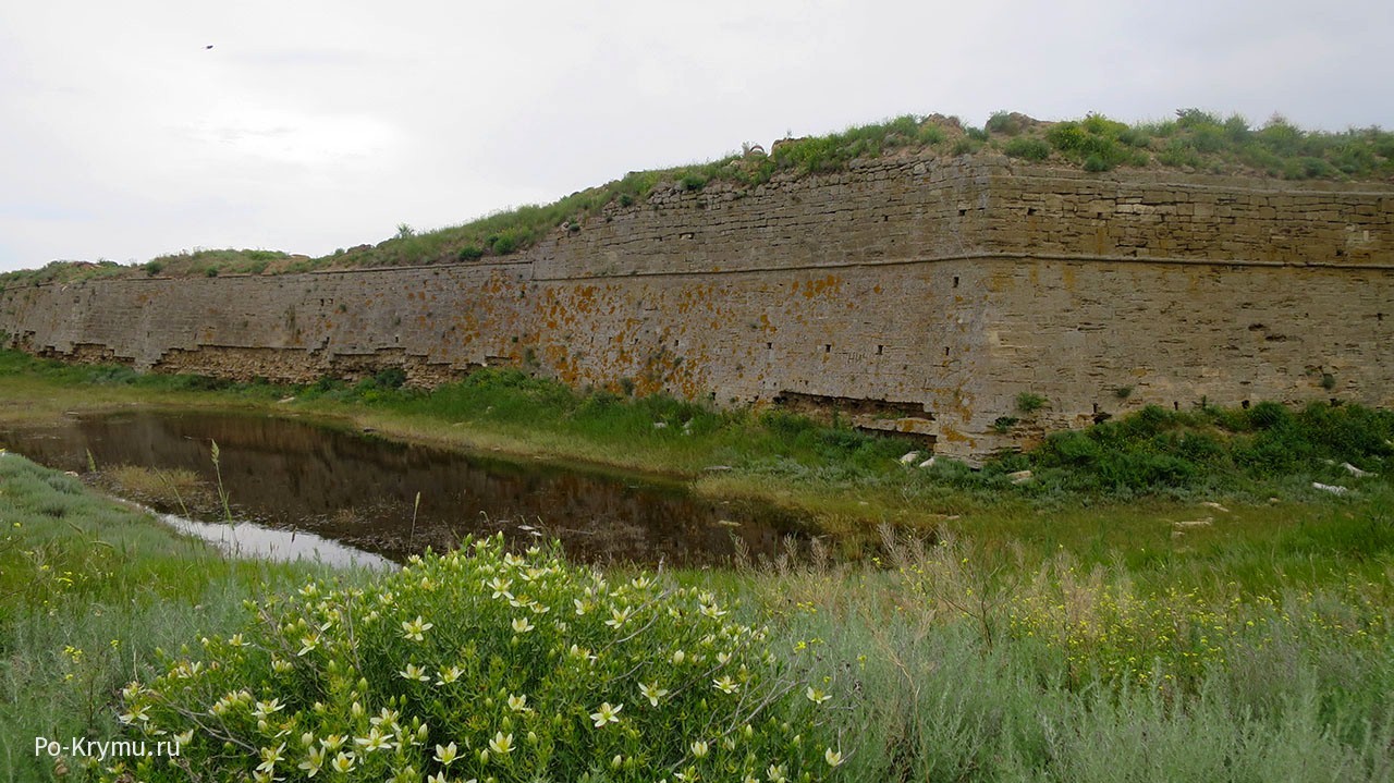 Арабатская крепость в Крыму.