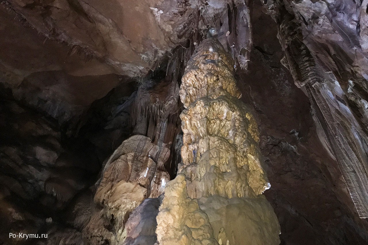 Фото сталактитов и сталагмитов в пещерах в Крыма
