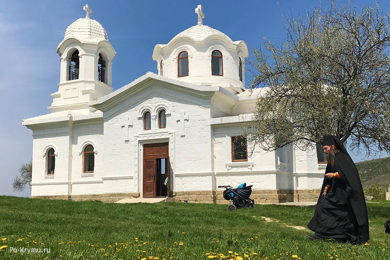 Храм Святого Луки в Бахчисарае, село Лаки в Крыму.