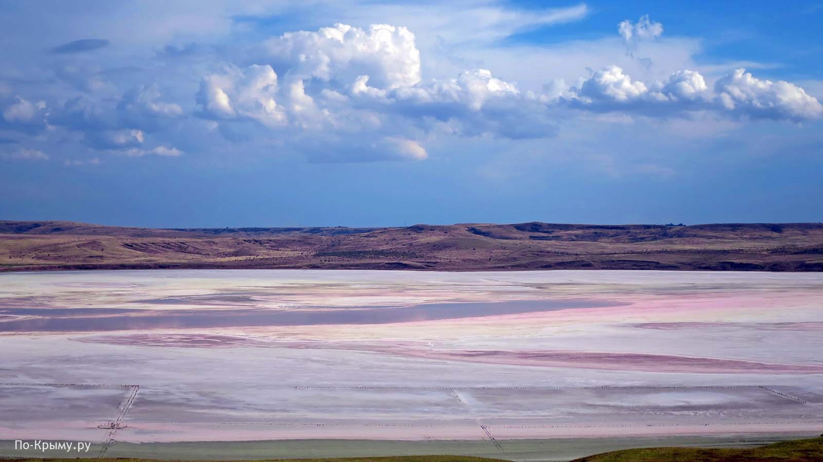 Розовое озеро Чокрак под Керчью