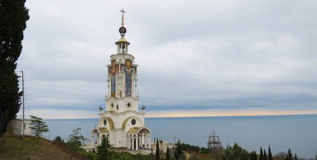 Храм-маяк и музей катастроф на водах